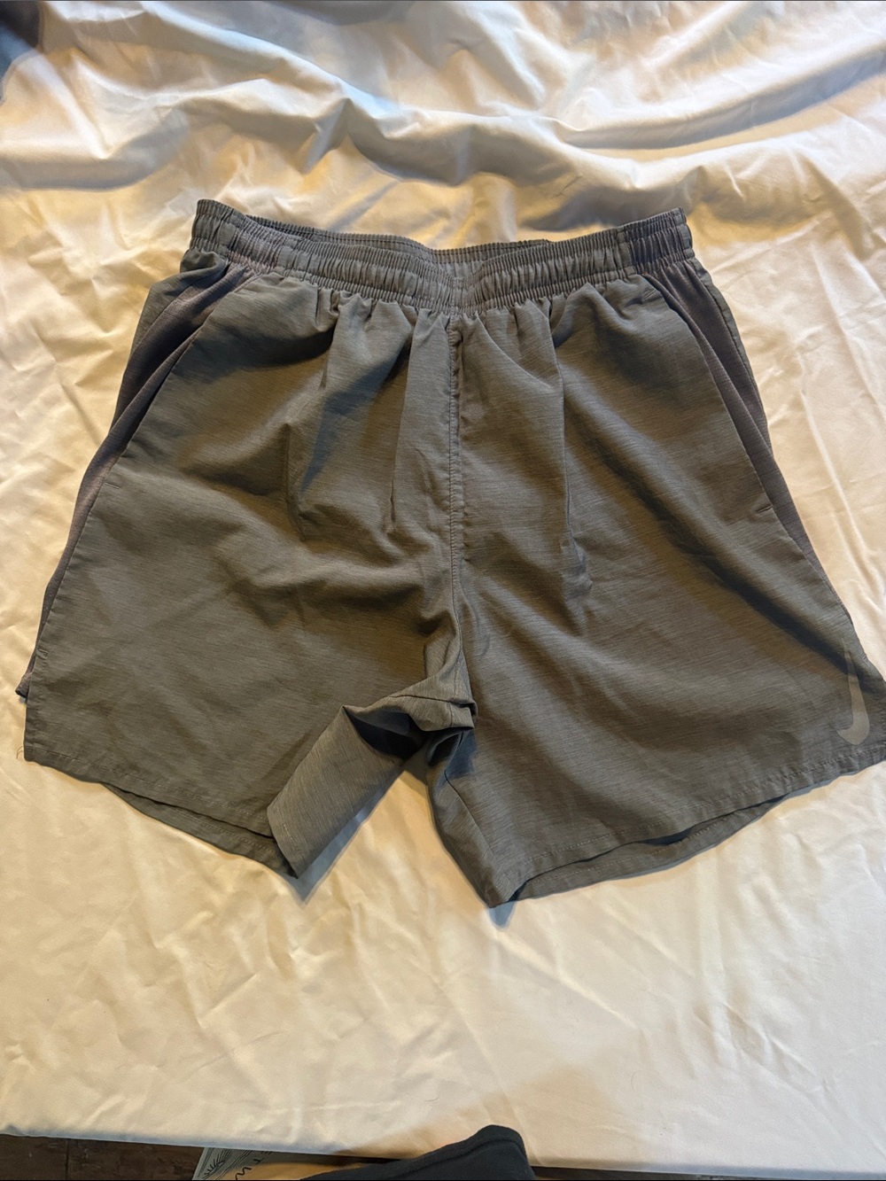NIKE Men's Gray Elastic Waist Active Shorts.    w/liner 6.5” inseam